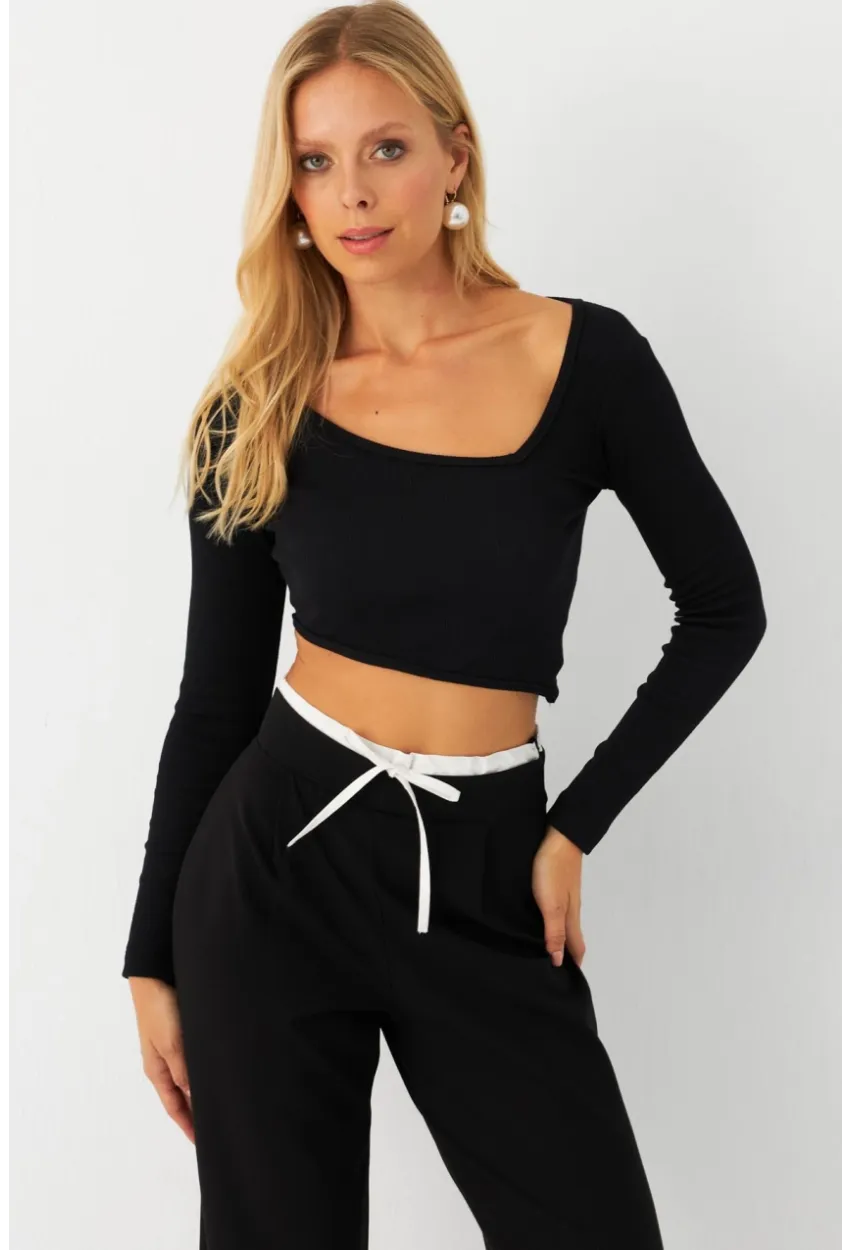 Kadın Siyah Asimetrik Crop Bluz EY2997