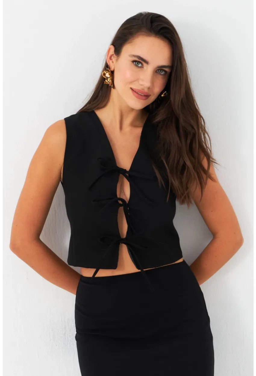 Kadın Siyah Bağlama Detaylı Astarlı Yelek ELA6645