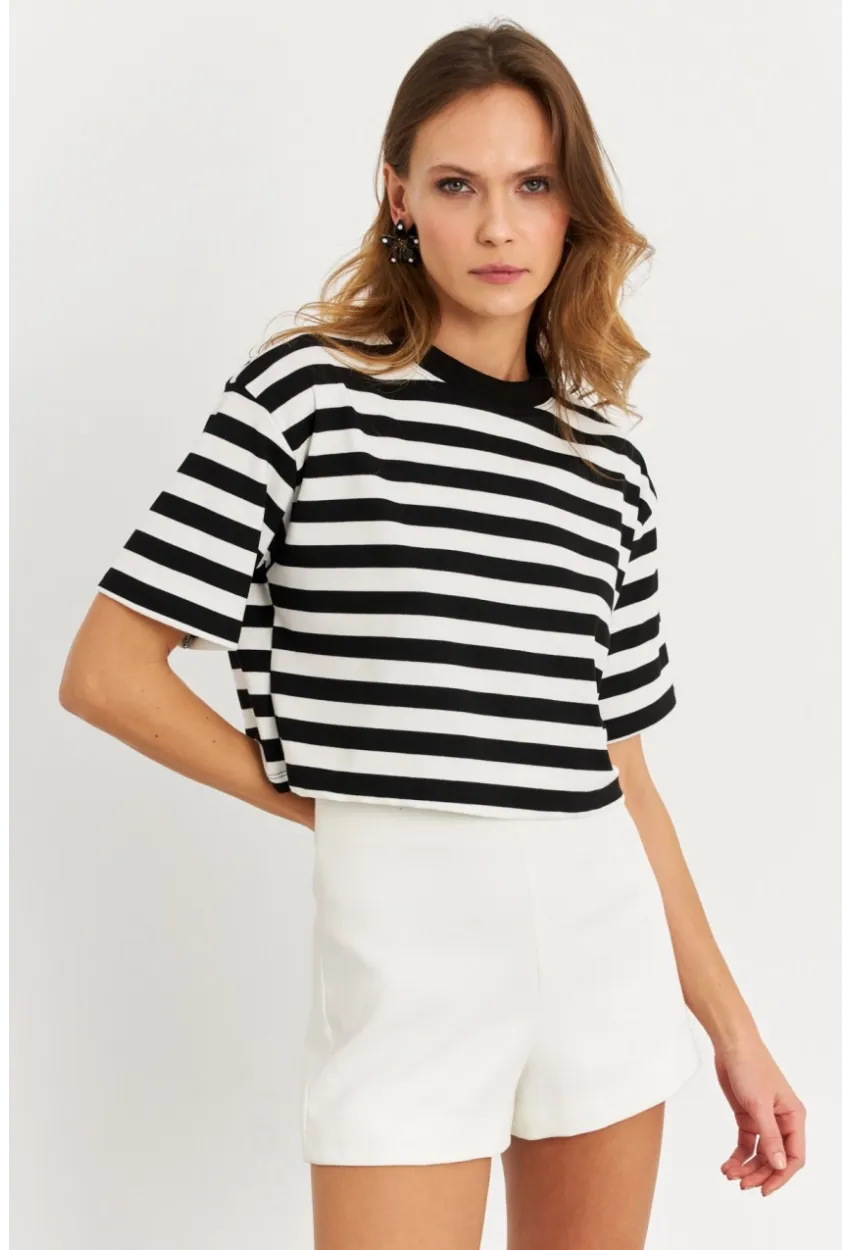 Kadın Siyah-Beyaz Çizgili Crop Bluz KY7145