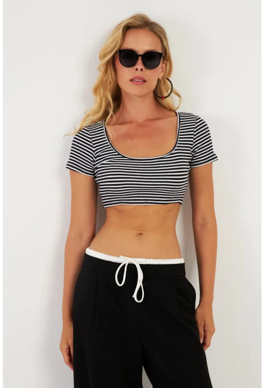 Kadın Siyah-Beyaz Çizgili Crop Bluz XL2022