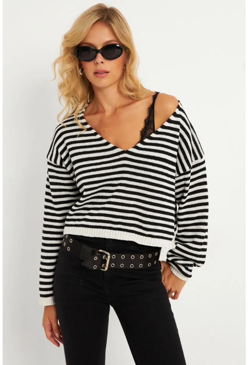 Kadın Siyah-Beyaz Çizgili Triko Bluz YV278