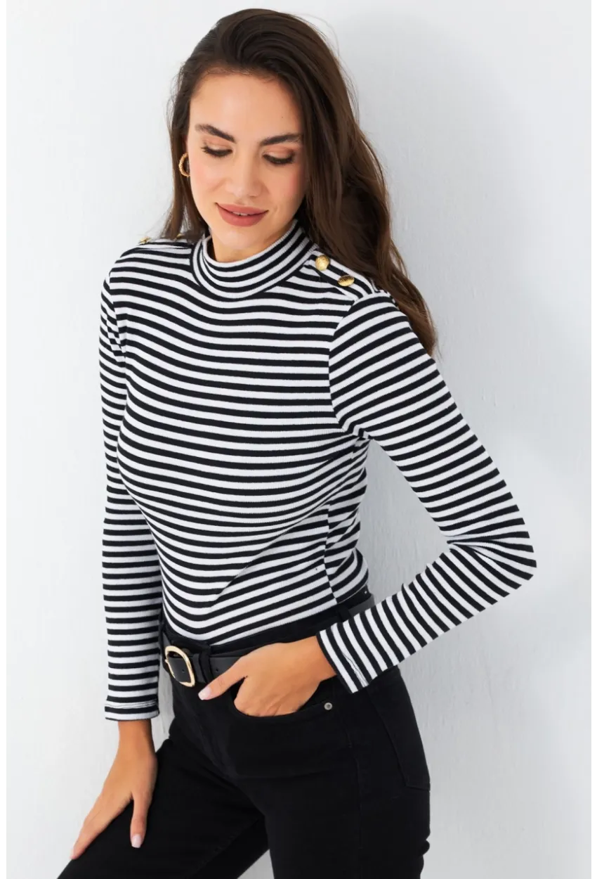 Kadın Siyah-Beyaz Düğme Detaylı Çizgili Bluz MAYD14