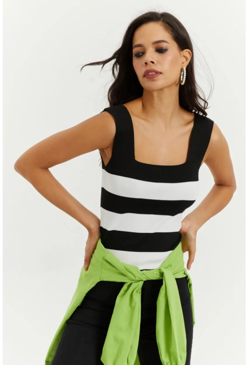 Kadın Siyah-Beyaz Kare Yaka Triko Bluz YV80