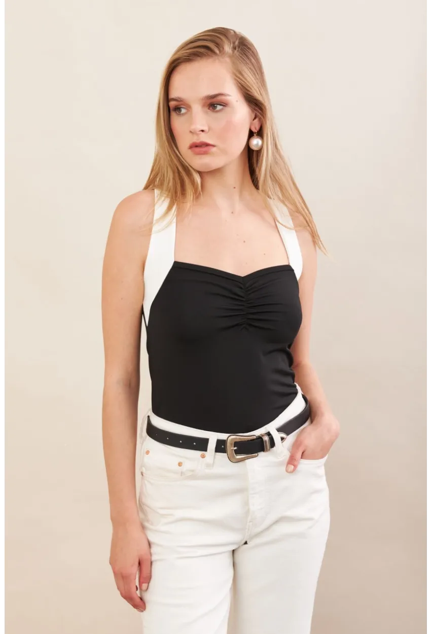 Kadın Siyah-beyaz Kontrast Askılı Bluz Ey3102