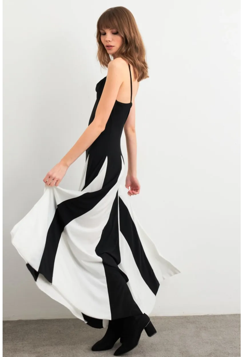 Kadın Siyah-Beyaz Kontrast Yırtmaçlı Maxi Elbise LİK16