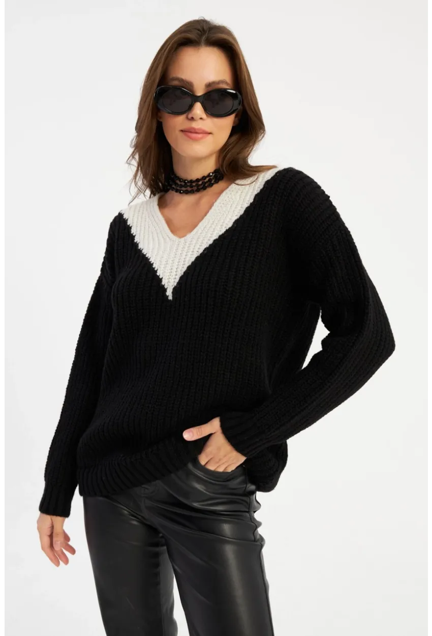 Kadın Siyah-Beyaz V Yaka Triko Kazak SMT2434