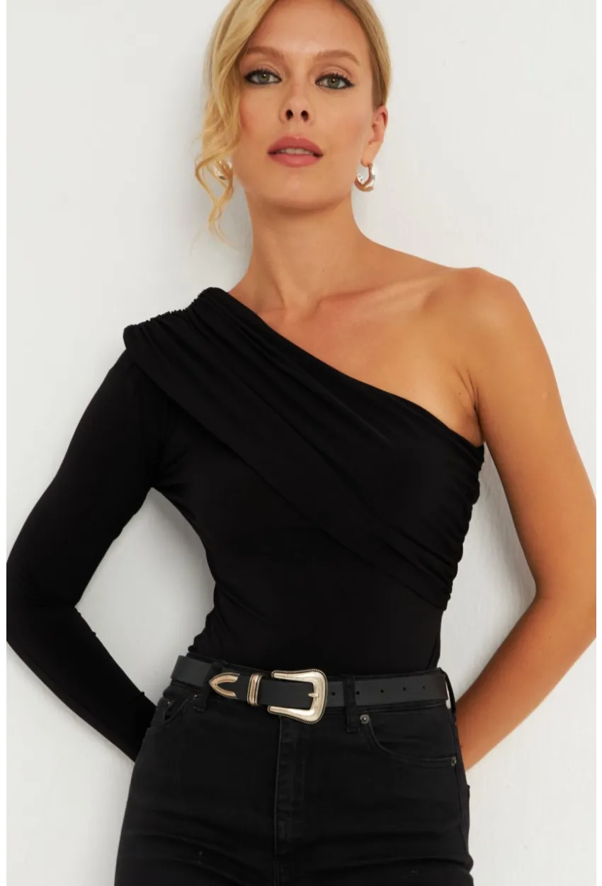 Kadın Siyah Çapraz Yaka Tek Kol Çıtçıtlı Body B5009