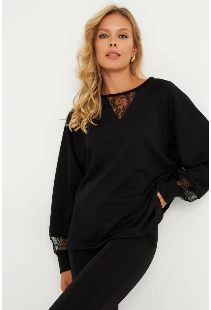 Kadın Siyah Dantel Detaylı Sweatshirt EY2906