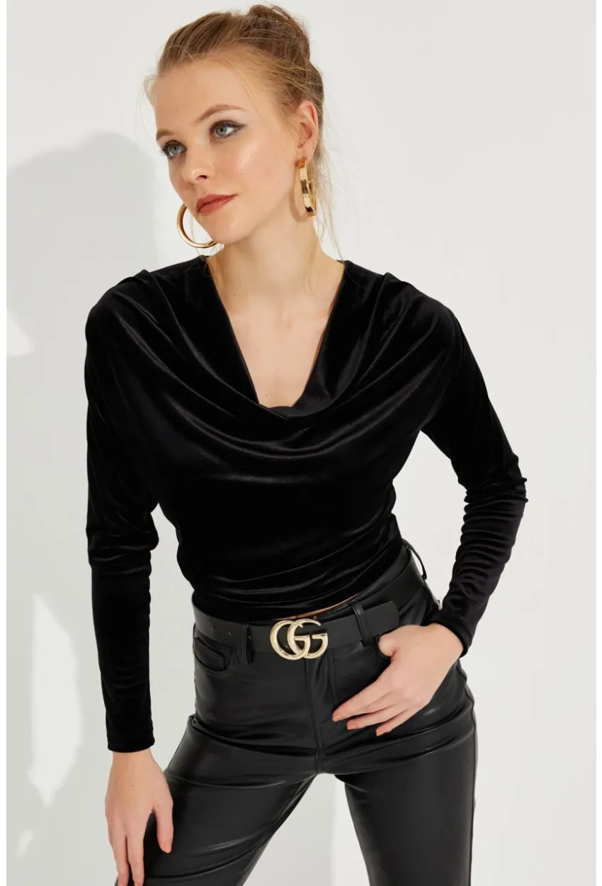 Kadın Siyah Degaje Yaka Kadife Bluz LPP1242