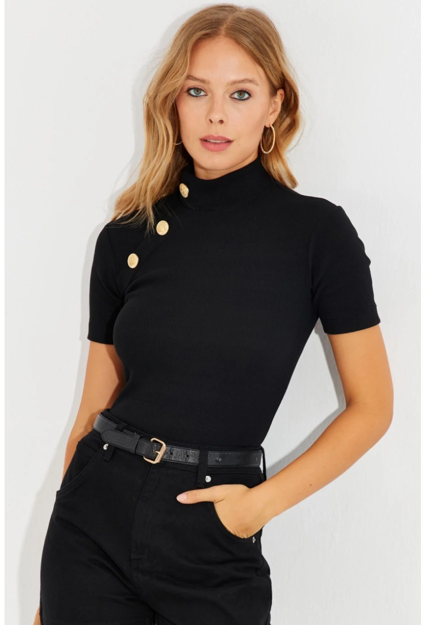 Kadın Siyah Düğme Aksesuarlı Kaşkorse Bluz EY2560