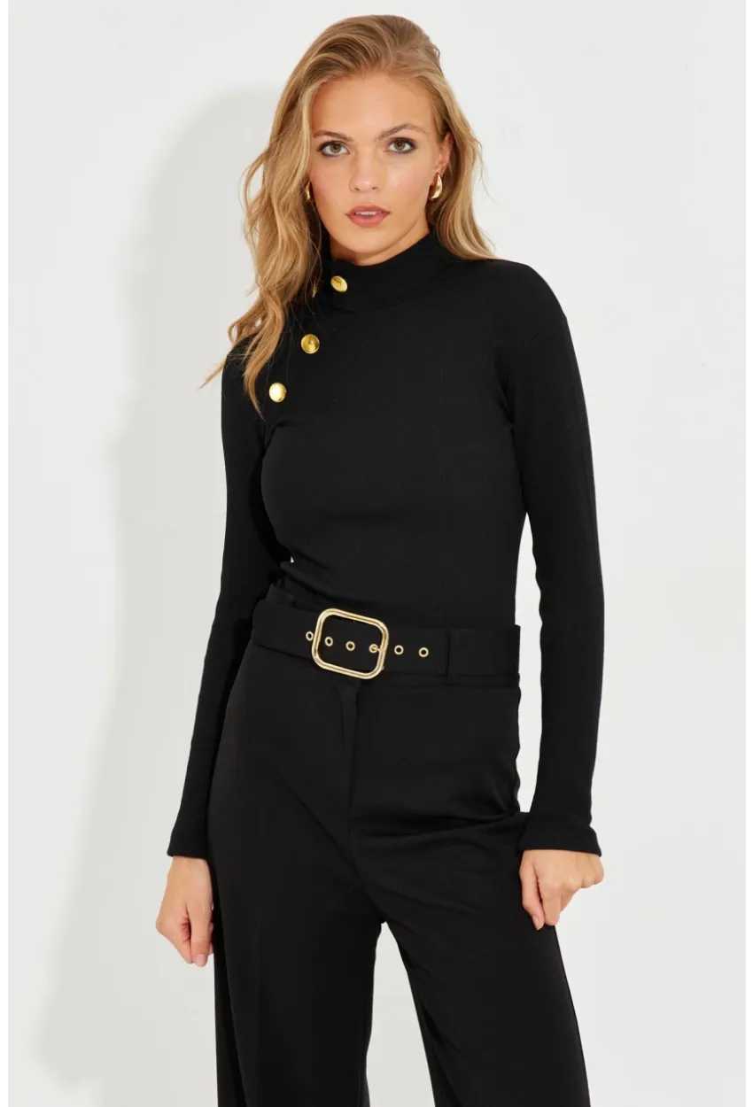 Kadın Siyah Düğme Aksesuarlı Kaşkorse Bluz EY2579