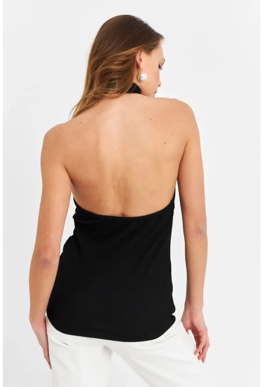 Kadın Siyah Düğme Aksesuarlı Kolsuz Bluz EY3065