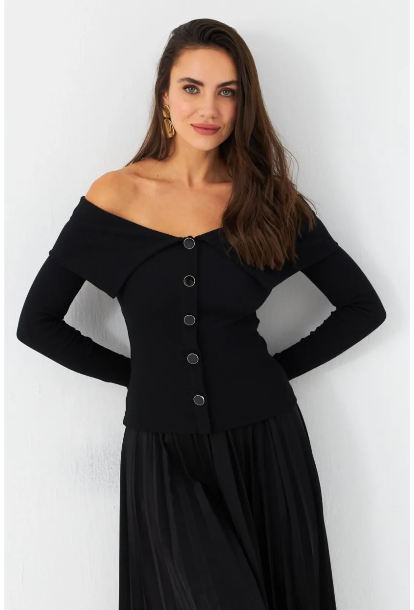 Kadın Siyah Düğme Detaylı Kaşkorse Bluz EY2985