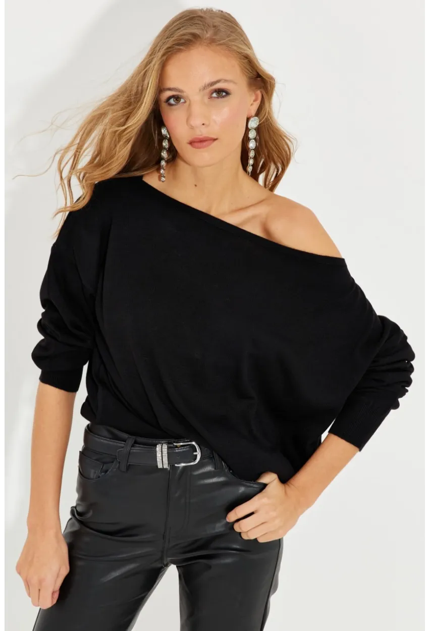 Kadın Siyah Düşük Omuz Triko Bluz YZ617