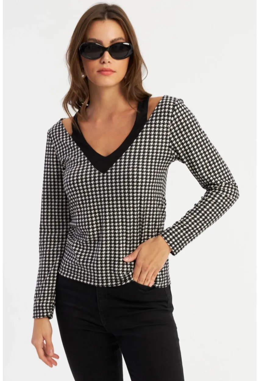 Kadın Siyah-Ekru V Yaka Kazayağı Bluz EY2940