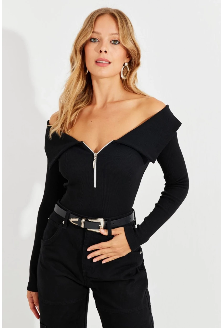Kadın Siyah Fermuarlı Madonna Yaka Bluz EY2559