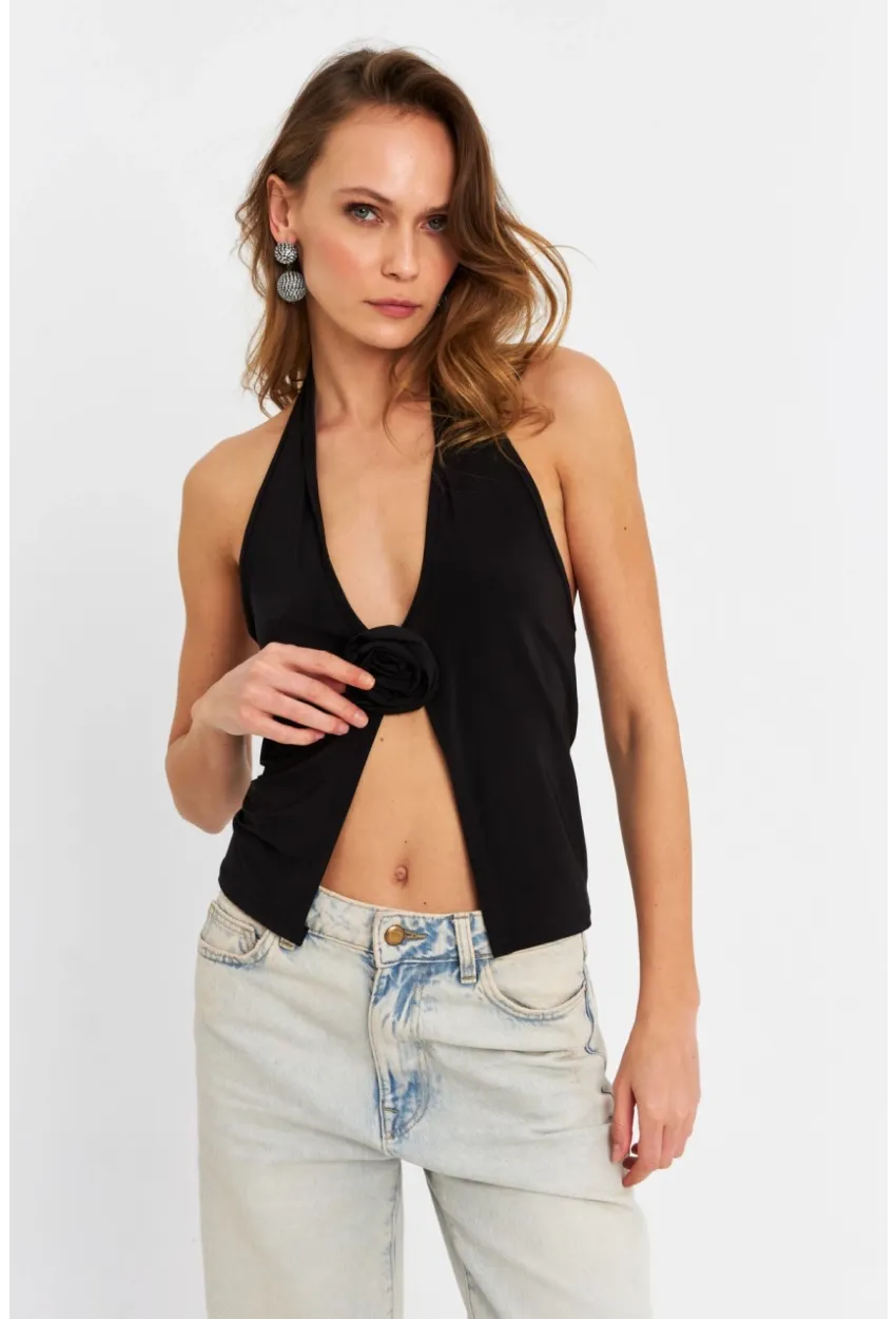 Kadın Siyah Gül Aksesuar Detaylı Crop Bluz ELT3923