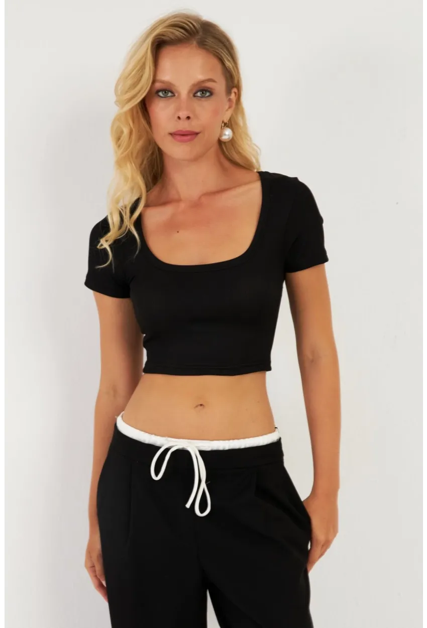 Kadın Siyah Kare Yaka Crop Bluz CG360