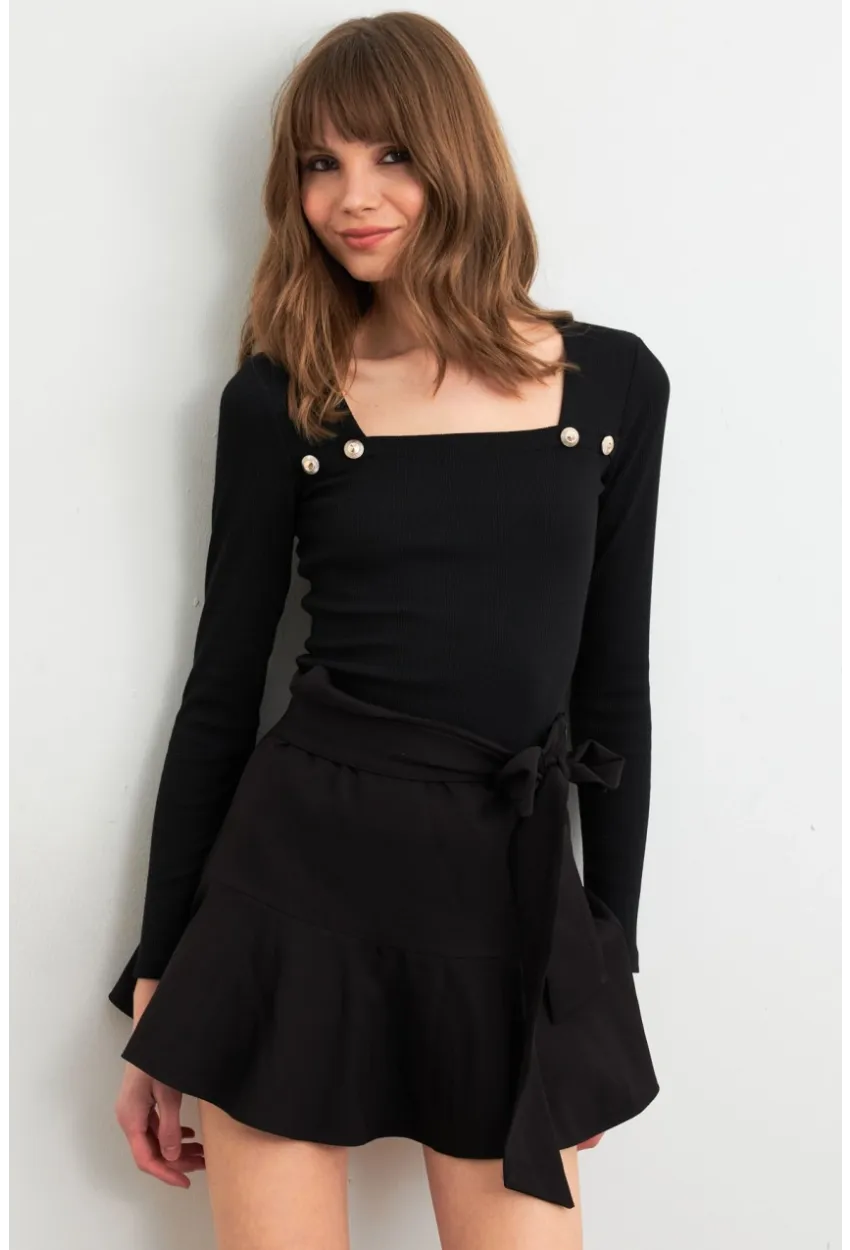 Kadın Siyah Kare Yaka Düğme Detaylı Bluz TF49