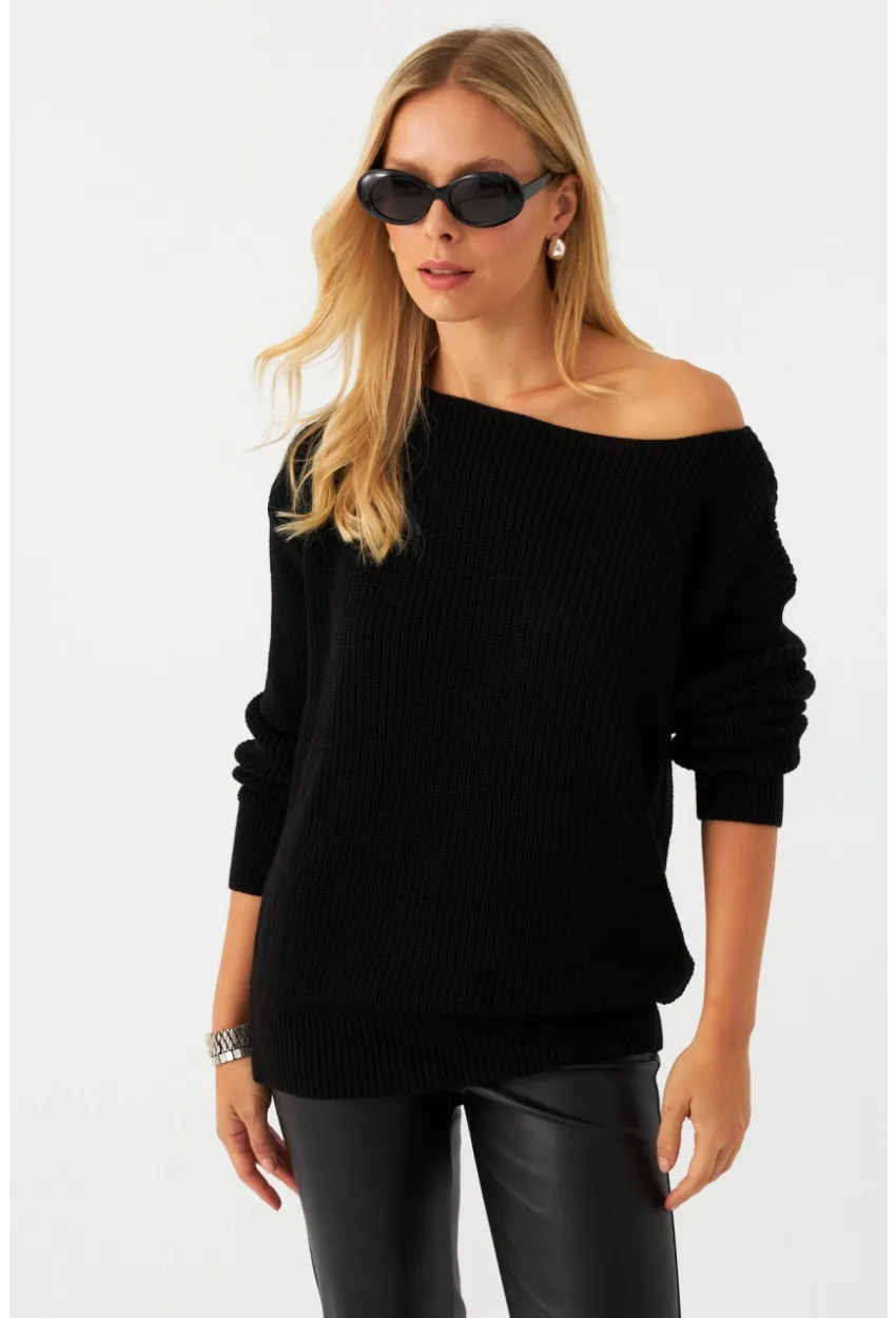 Kadın Siyah Kayık Yaka Kazak AYD392