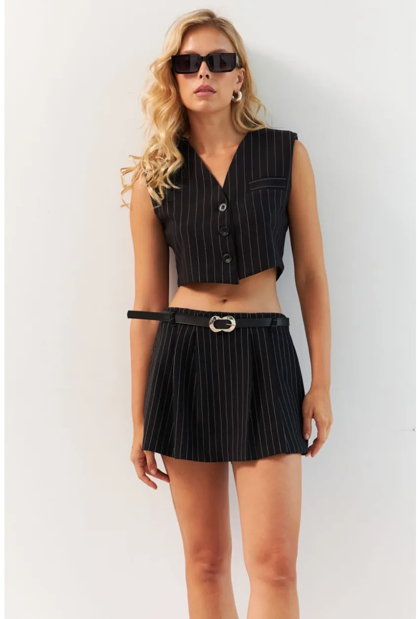 Kadın Siyah Kemerli Şort Etek TW60237