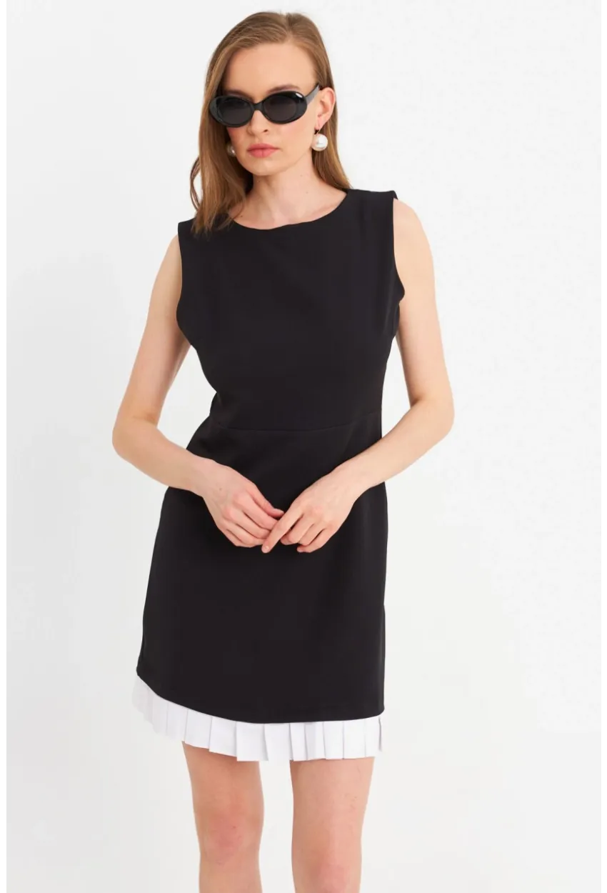 Kadın Siyah Kontrast Pileli Mini Elbise FRY100