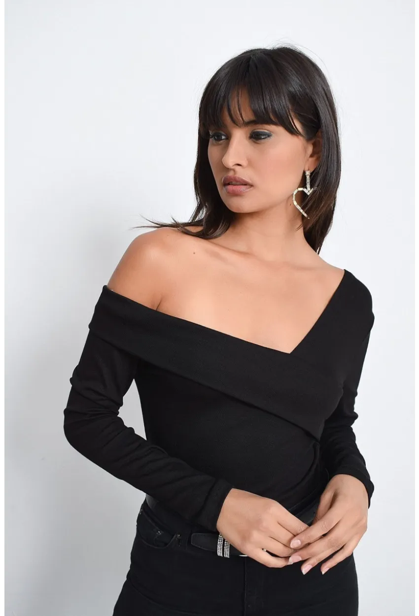 Kadın Siyah Madonna Yaka Bluz B10
