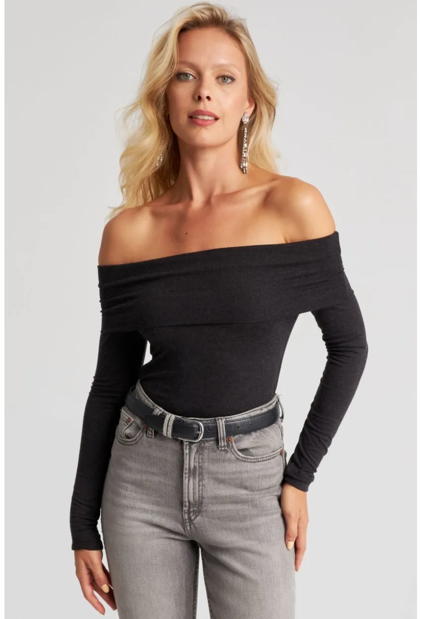 Kadın Siyah Madonna Yaka Bluz EY2676