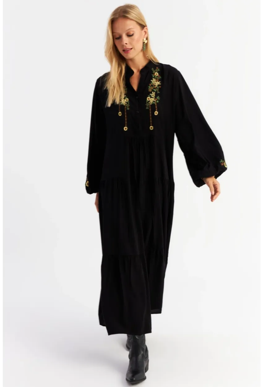 Kadın Siyah Nakışlı Volanlı Maxi Elbise MALO6