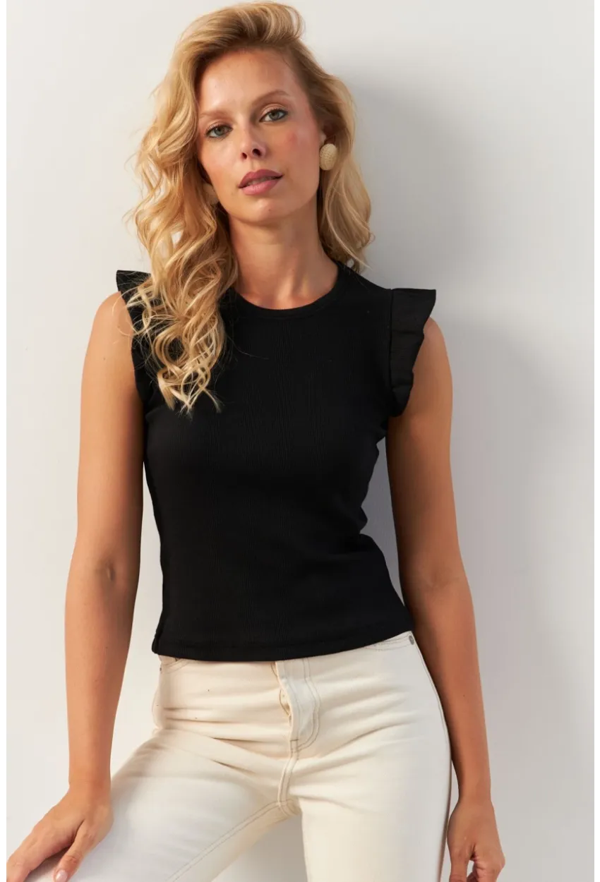 Kadın Siyah Omuzları Fırfırlı Bluz MK23