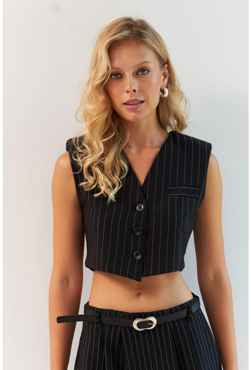 Kadın Siyah Omuzları Vatkalı Astarlı Yelek TW60205