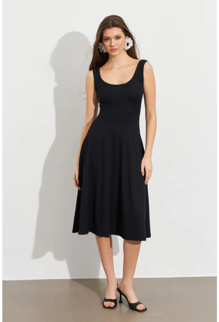Kadın Siyah Ön Arka U Çan Etekli Midi Elbise DMR470