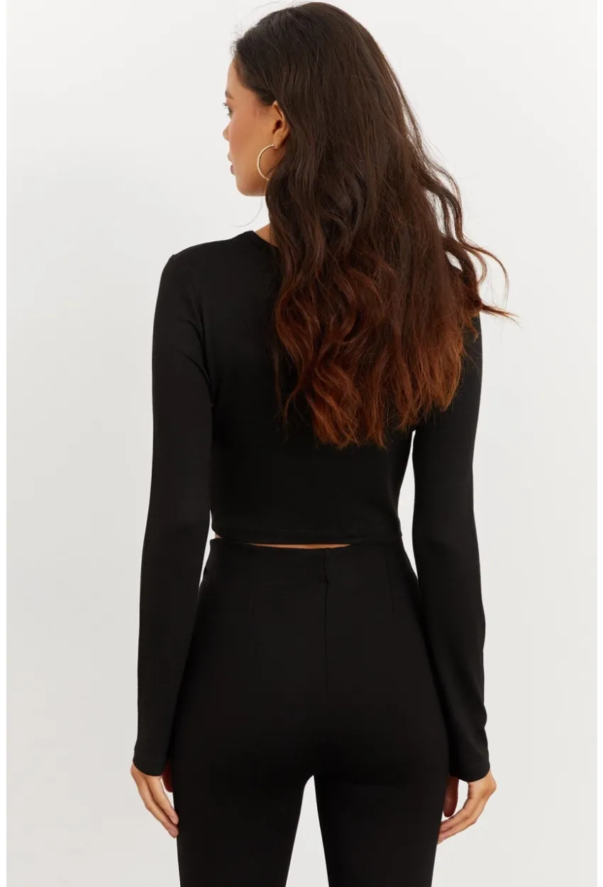 Kadın Siyah Önü Düğümlü Kısa Bluz B1877