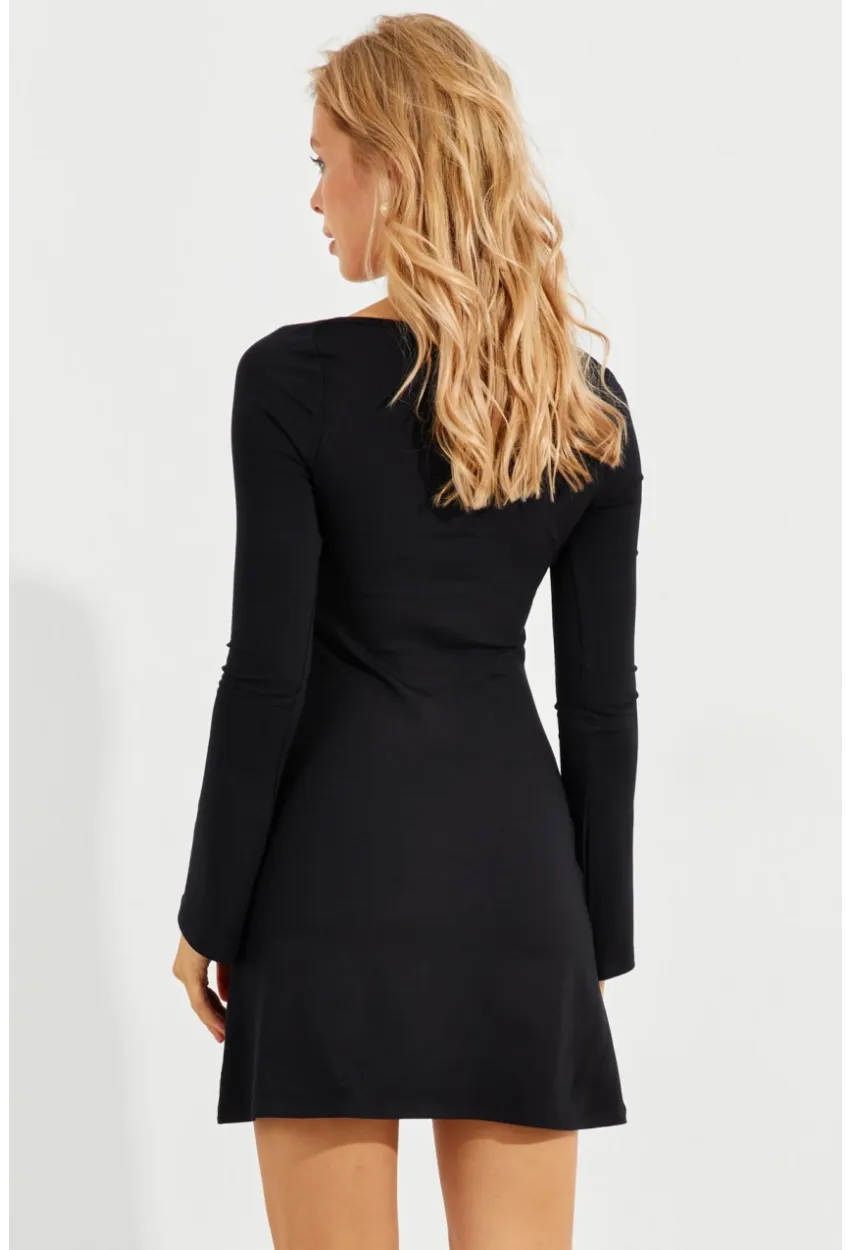 Kadın Siyah Önü Pencereli Bağcıklı Mini Elbise B1926