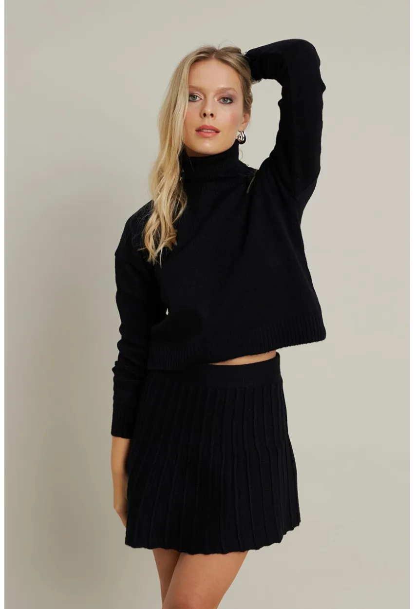 Kadın Siyah Pileli Etekli Alt Üst Takım ELT164