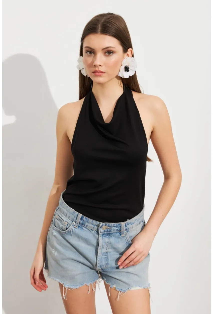 Kadın Siyah Sırt Dekolteli Halter Yaka Bluz AYD412