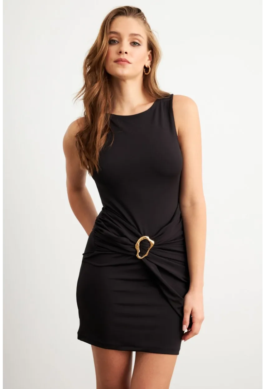 Kadın Siyah Toka Detaylı Büzgülü Mini Elbise KED2365