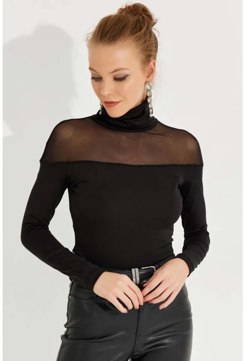 Kadın Siyah Tül Detaylı Balıkçı Bluz EY2607