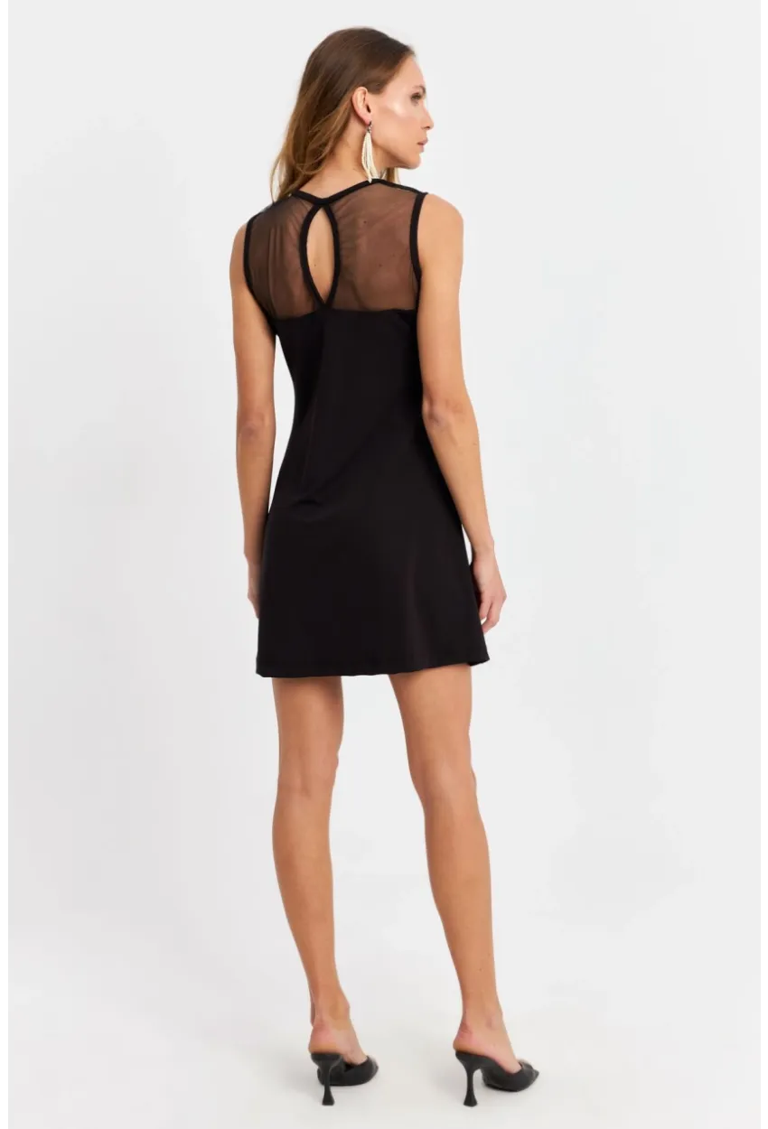 Kadın Siyah Tül Detaylı Pencereli Mini Elbise EY3043