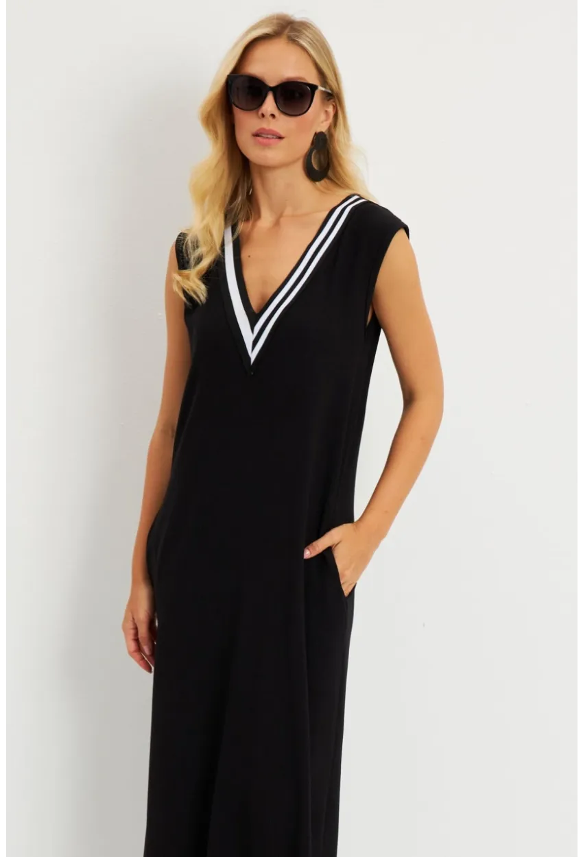 Kadın Siyah V Yaka Bloklu Maxi Elbise EY2779