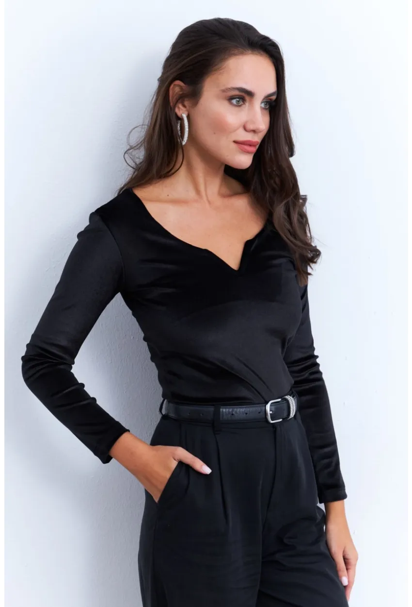 Kadın Siyah V Yaka Kadife Bluz EY2965