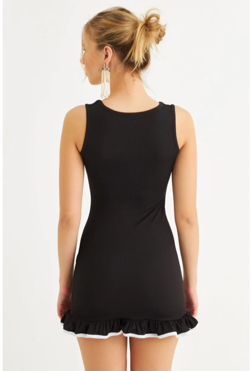 Kadın Siyah Volanlı Kare Yaka Mini Elbise FRY2297