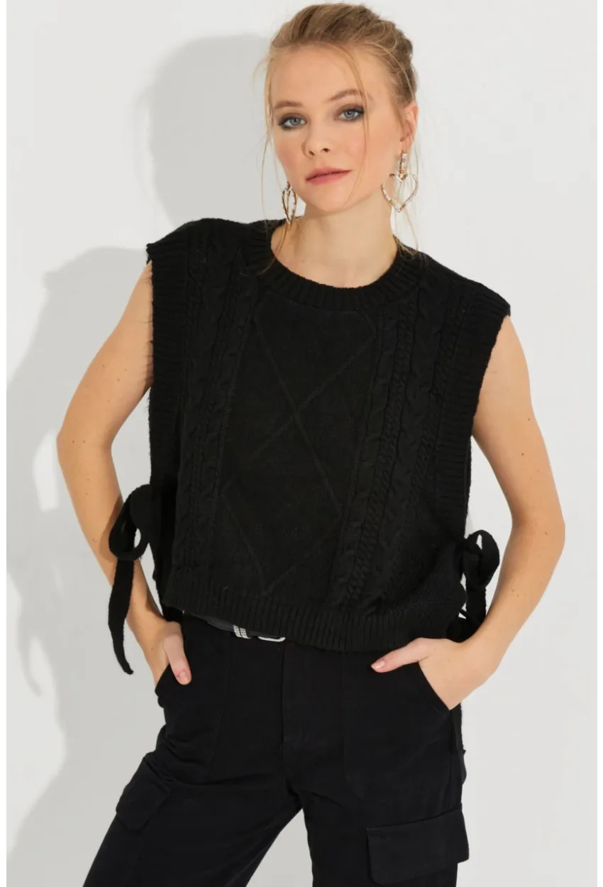 Kadın Siyah Yanları Bağlamalı Süveter YV210