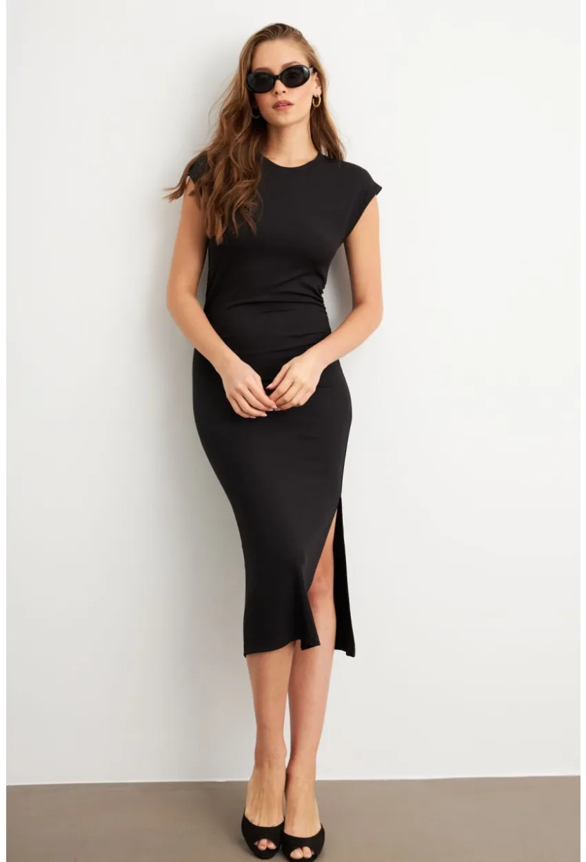 Kadın Siyah Yanları Büzgülü Midi Elbise MK35