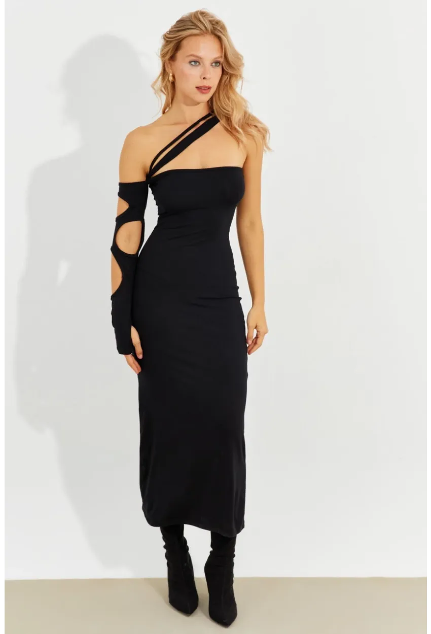 Kadın Siyah Yarım Balıkçı Dekolte Maxi Elbise B2014