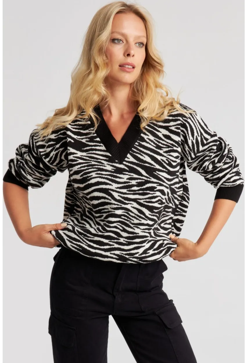 Kadın Siyah Zebra Desenli Triko Kazak YZ521
