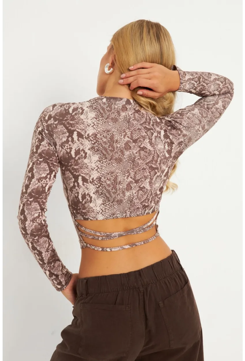 Kadın Taş Sırtı Detaylı Yılan Desenli Bluz GÇ179