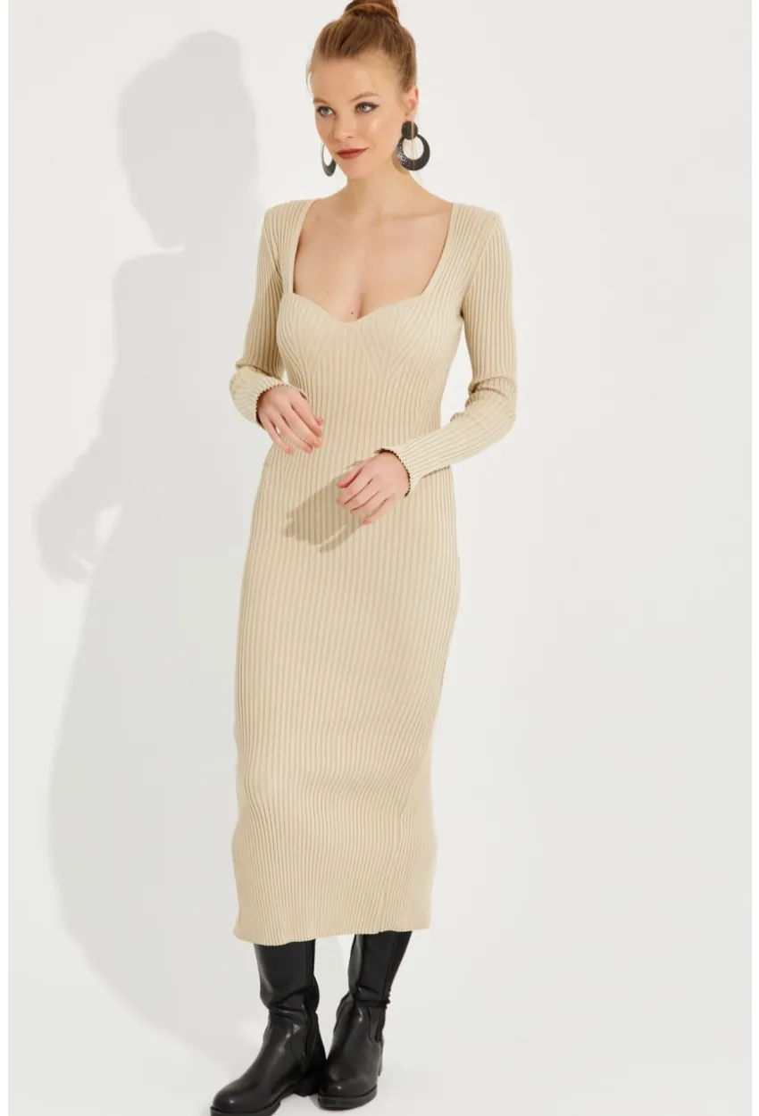 Kadın Vanilya Kalp Yaka Triko Midi Elbise YEL221385