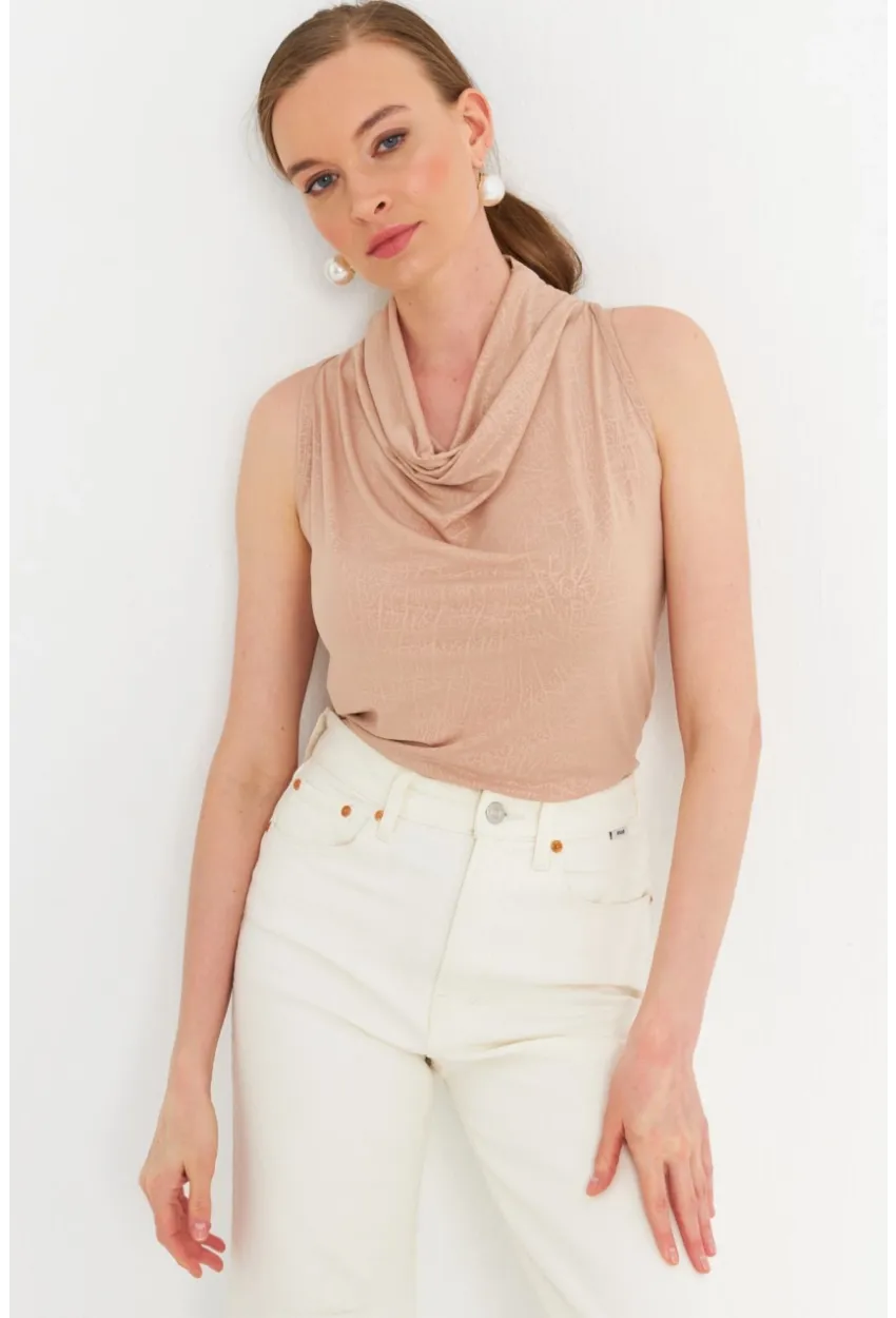 Kadın Bej Sırt Pencereli Desenli Bluz LPP1021