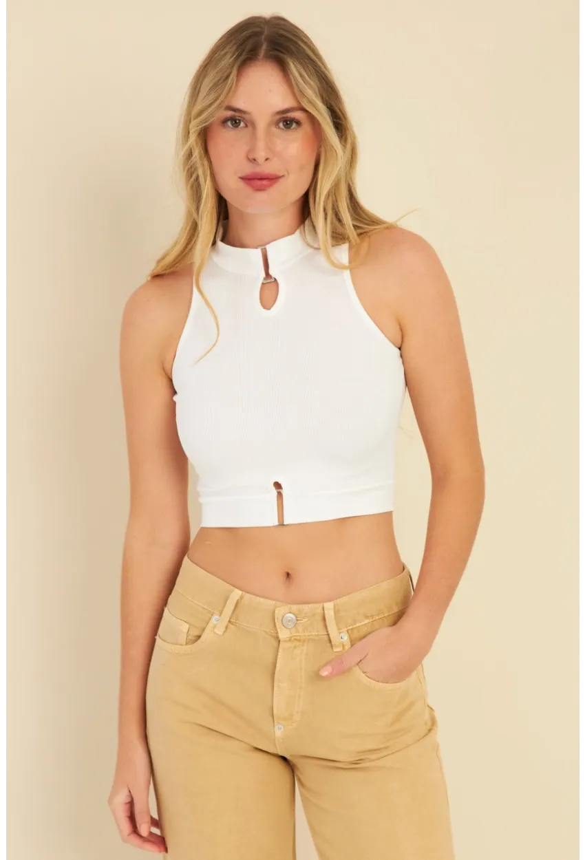 Kadın Beyaz Aksesuarlı Crop Bluz CG340